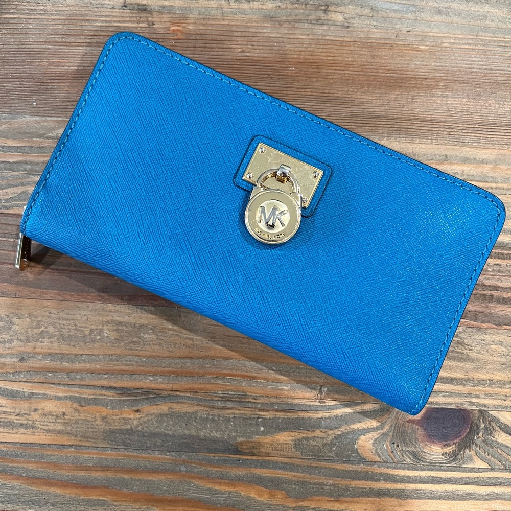 Michael Kors Zip Wallet